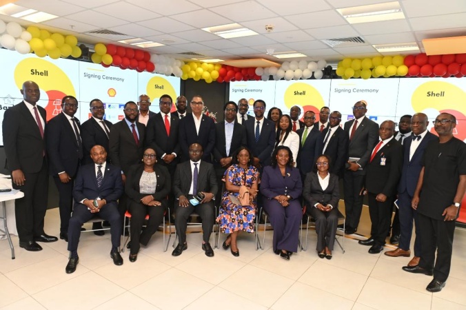 Shell, banks launch $3 billion contractor support fund
