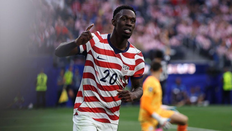 Trump thanks Fifa after USA striker Balogun’s ban suspended