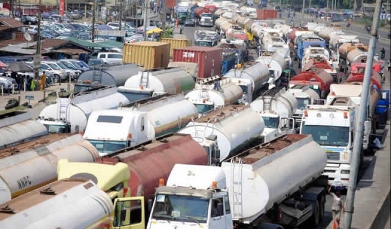 Mile 2-Apapa highway gridlock: Police, LASTMA, FRSC, others helpless