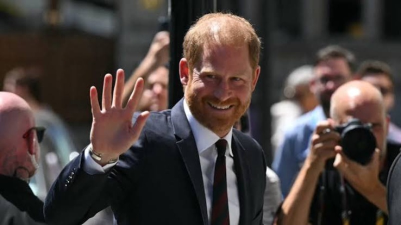 Harry loses High Court privacy case against Daily Mail publisher