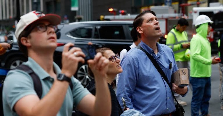 Alarm bells ring as 37-story US building about to collapse