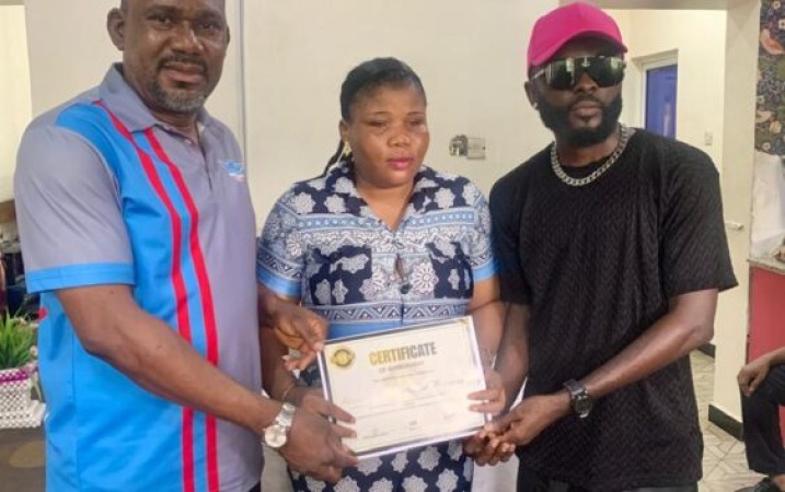 Visually-impaired singer wins talent show