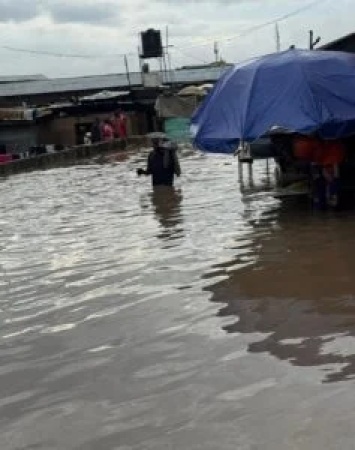 Residents count losses as torrential rain floods Lagos communities