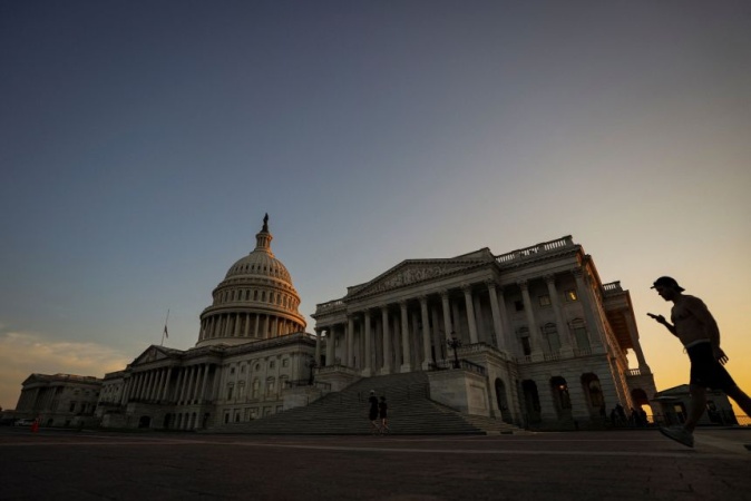 House passes bill to make Daylight Saving Time permanent