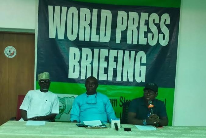 Traders demand taskforce to tackle illegal highway checkpoints, multiple taxation
