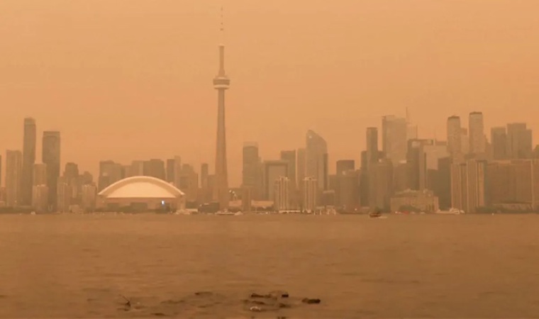 Canadian wildfires turn Toronto’s air worst in the world, threaten US cities
