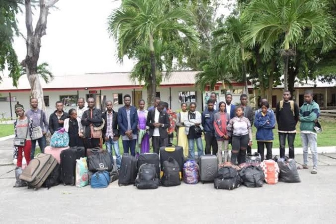 Troops raid suspected hideout in Lagos, arrest 24 foreign nationals
