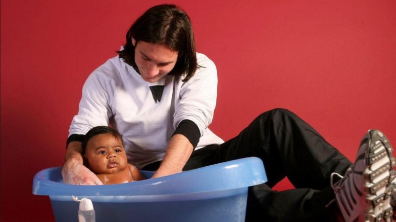 Messi opens up on photo of him carrying Lamine Yamal as a baby, what will happen when they meet tomorrow in World Cup final