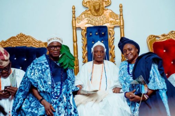 Ladoja promotes 10 chiefs to higher status