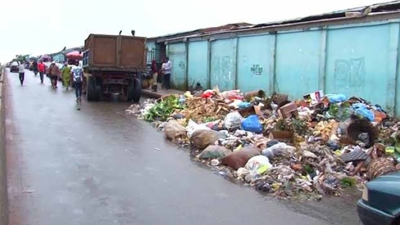 Disease outbreak fears mount over roadside waste dumping in FCT community