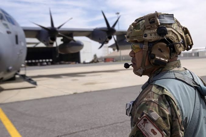 Iran kills two US soldiers, another missing