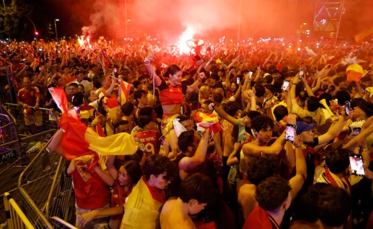 Teen killed, two injured as fountain collapses during Spain’s World Cup celebrations