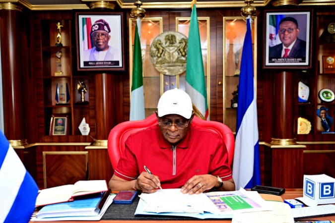 Cross River exempts female commercial drivers, elderly men from transport levies