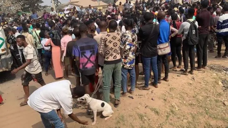 One dead, two hospitalised as polytechnic students block Lagos/Abeokuta expressway