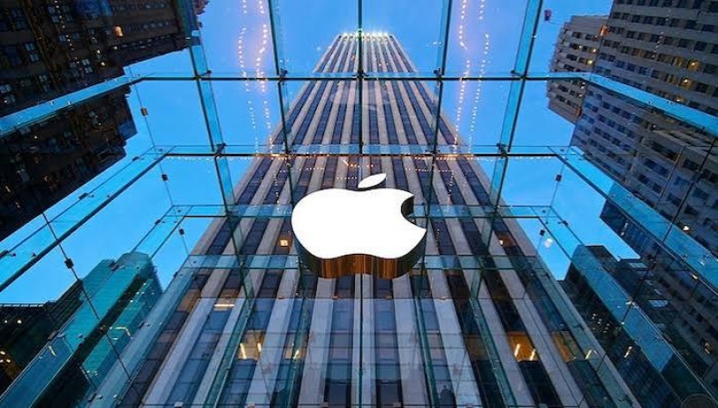 Apple becomes second company in history to reach $5 trillion market value