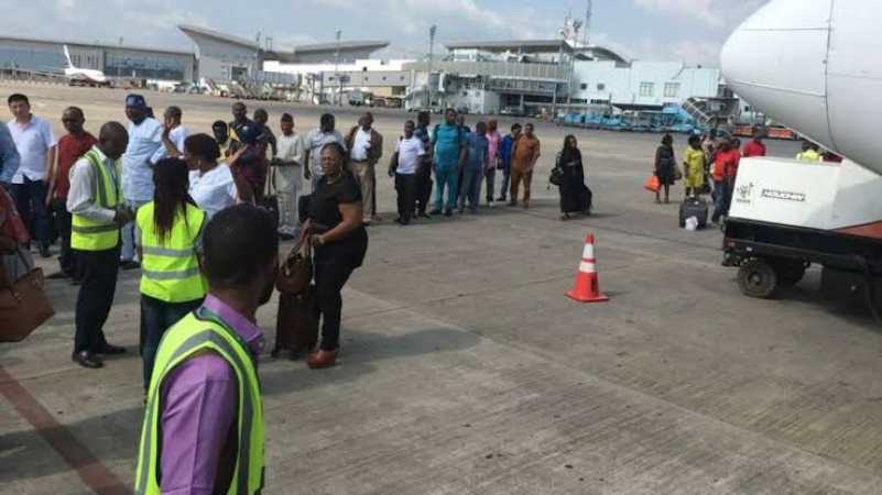 Aviation workers give airlines seven-day ultimatum over unpaid TSA