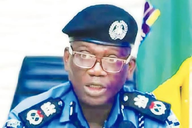 Police officer rapes 12-year-old girl on her way back from school