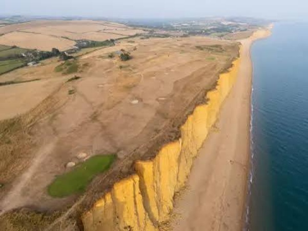 Pictures show scale of drought across England as rivers dry up
