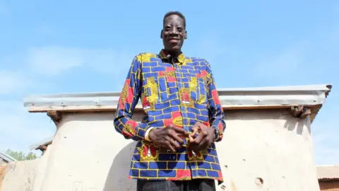 Ghana mourns as tallest man dies