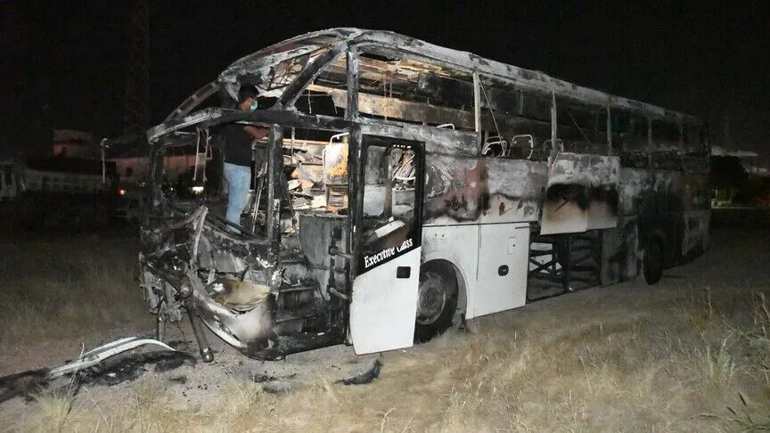 At least 40 killed after bus falls into ravine in Pakistan