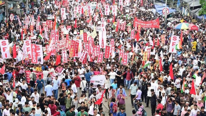 India's education minister resigns amid protests over paper leaks