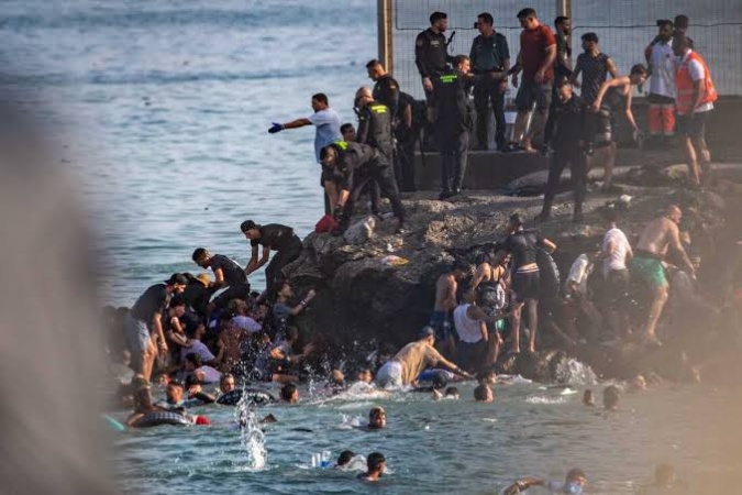 Spain’s PM blames traffickers after 60,000 migrants reach Ceuta from Morocco