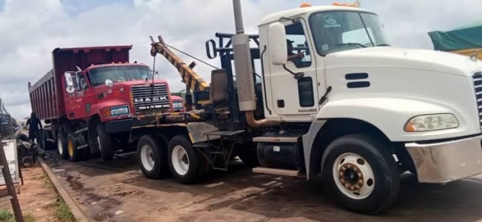 FG begins evacuation of roadside trucks on Enugu-Onitsha Expressway