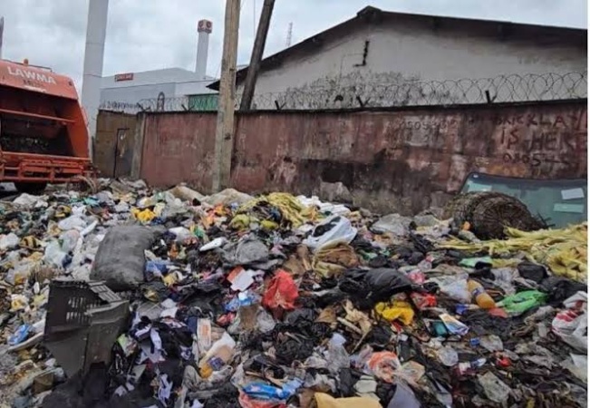 Ondo residents raise alarm over offensive odour, fear health risks