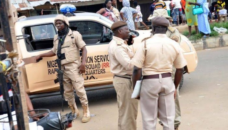 NIS arrests Burkinabe, 11 others in clampdown on transnational trafficking syndicate