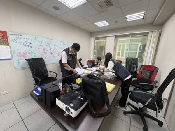 Taiwan probes 17 Chinese firms over alleged illegal recruitment of tech talent