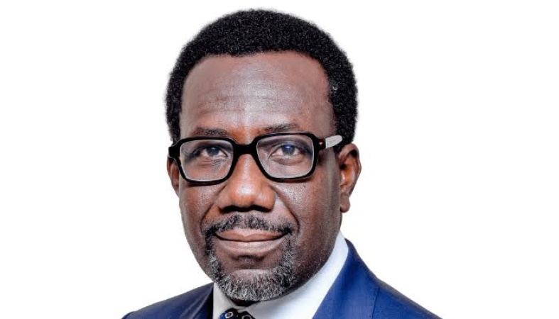 NAICOM presents new licence certificates to recapitalised firms