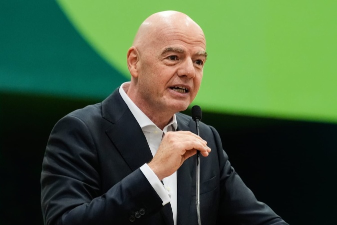Uefa says boycott may still go ahead as FA withdraws Infantino support