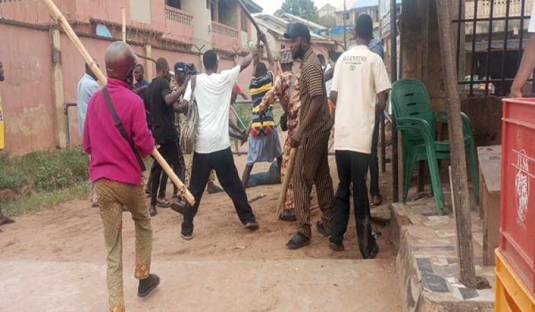 Mob kills man after child death in Aba