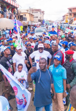 Osun 2026: Tension as gunmen attack APC rally in Ilesa, scores injured