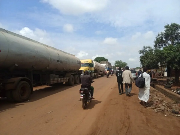 Banditry: Protesters block Mokwa-Bida highway