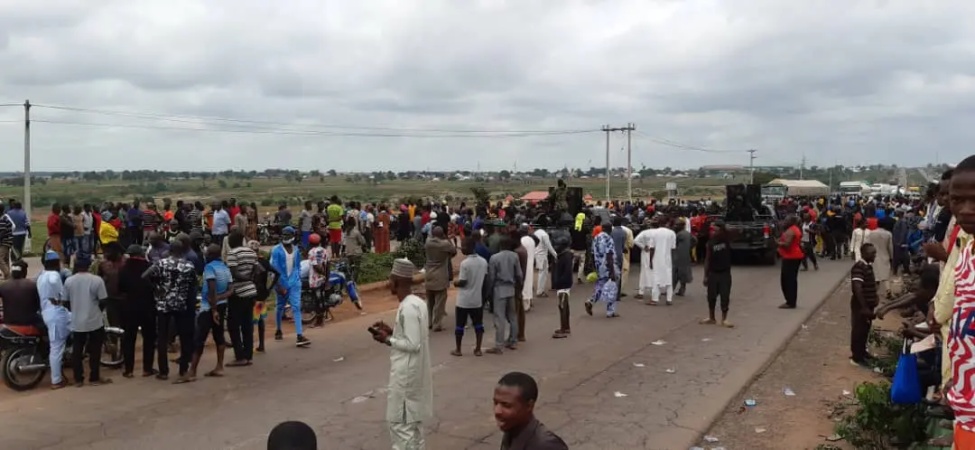 9 travellers found dead after bandits’ attack