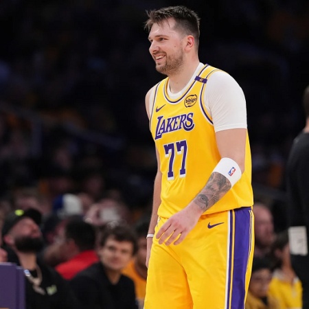 LA Lakers to be sold in record $12.5bn deal