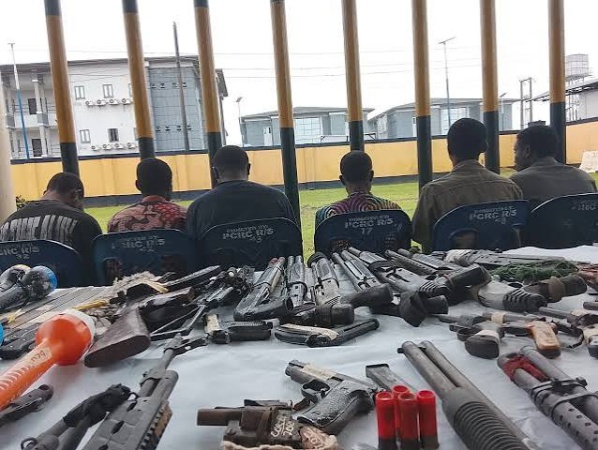 Police nab fake soldier, 17 others over criminal activities in Rivers