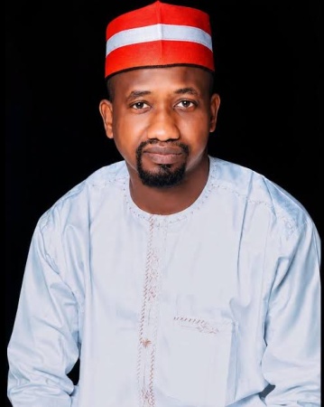 Politician who swore on Quran to remain loyal to Kwankwaso joins APC