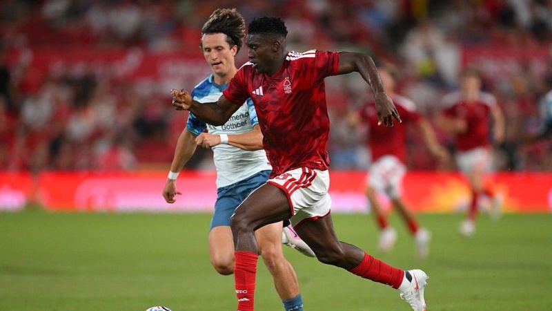 Coventry sign Forest striker Awoniyi for £9m