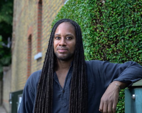 Thousands mourn ex-Cambridge professor, blame ‘racist’ press for his death