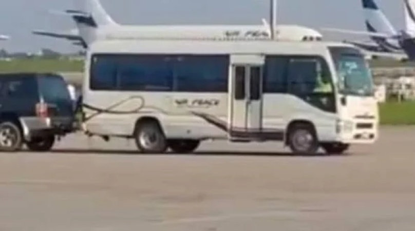 Police impound five Air Peace vehicles over runway blockade