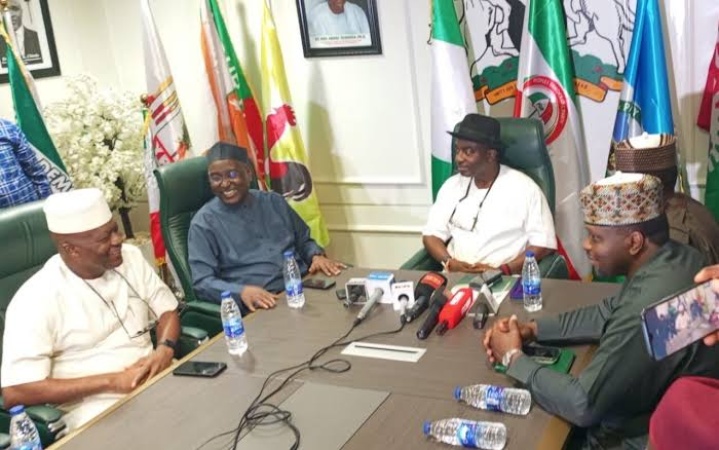 2027: G100, Reps’ minority caucus parley to unseat Tinubu
