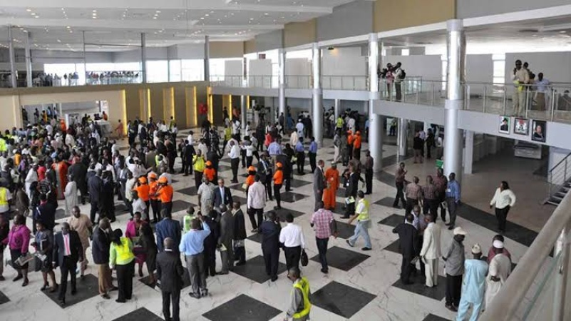 Ban on Uber, Bolt at Nigerian airports trigger fare hike as passengers lament