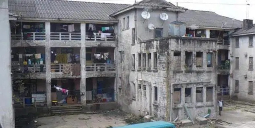 Living in squalor: How filth, decay continue to rule over Nigeria Police barracks