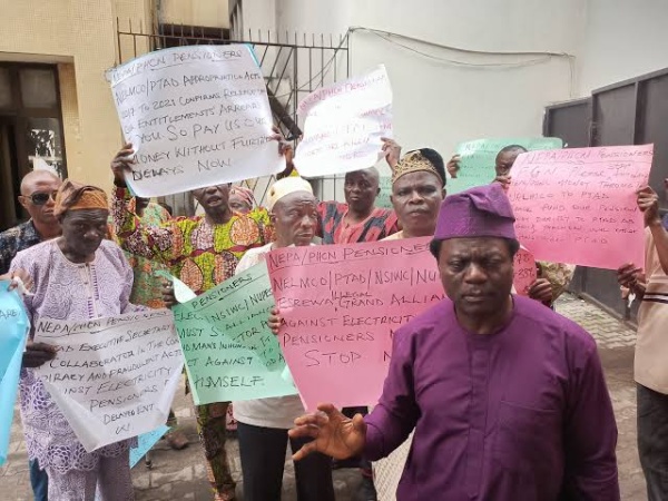 NEPA/PHCN pensioners protest unpaid arrears in Lagos