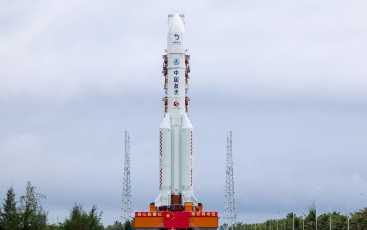 China postpones launch of unprecedented water-hunting moon mission amid space race