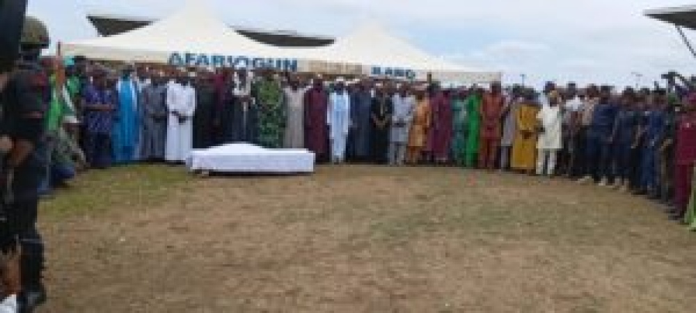 Veteran actor “Ogogo” laid to rest in Ilaro