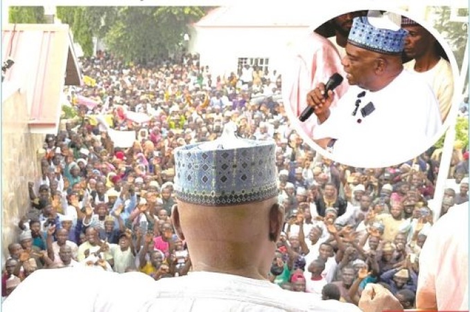 Crowd as Senator Goje reaffirms APC membership in Gombe