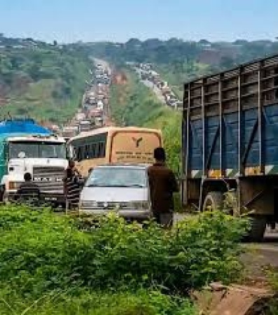 Commuters, businesses groan as Edo, Delta gridlock cuts off South-South